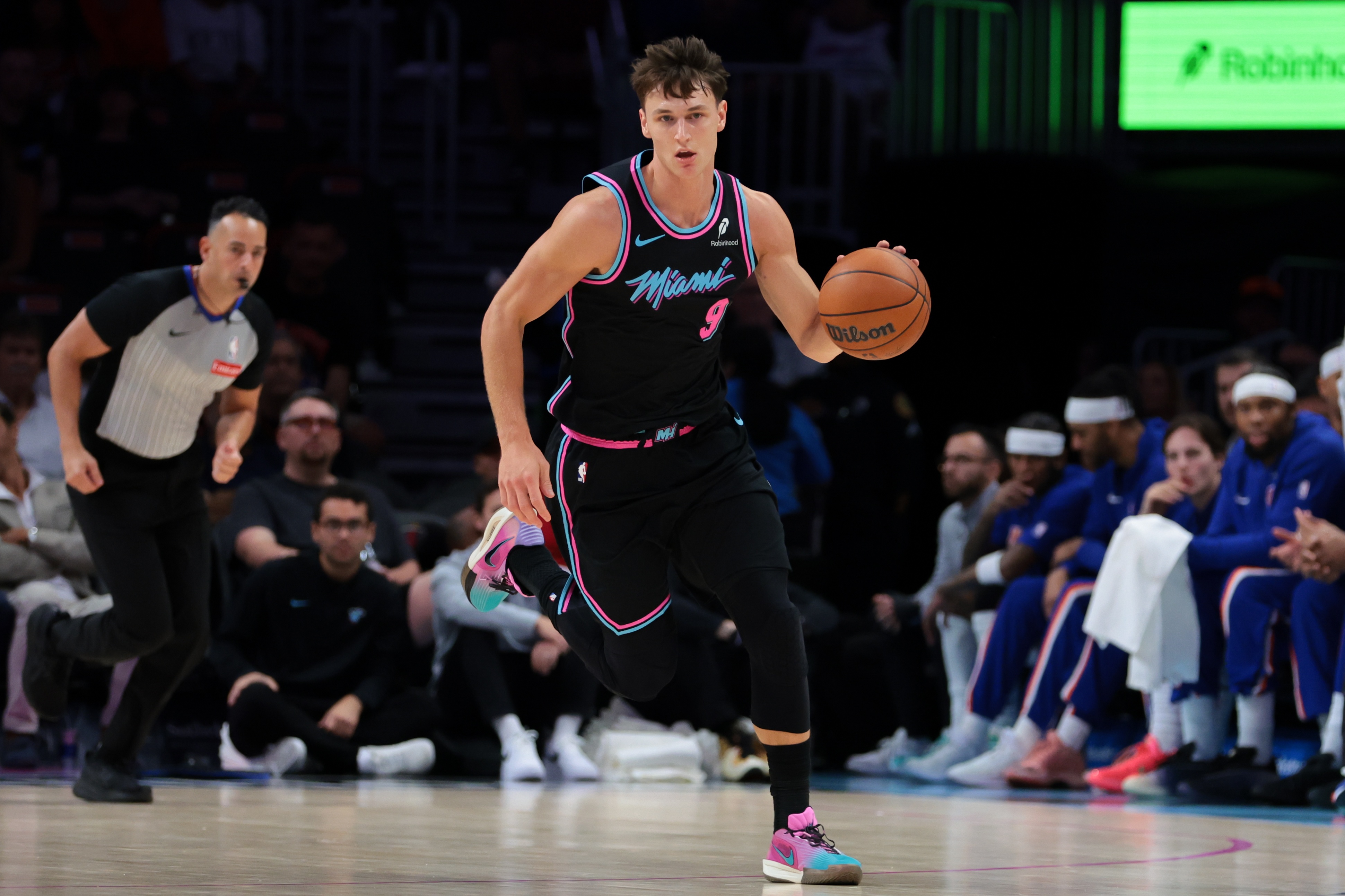 高效又全面！拉松首发26分钟 9中7砍下16分6板9助